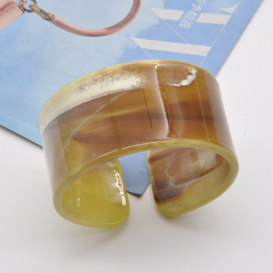 Stijlvolle Breed Breedte Kleurrijke Acryl Vrouwen Manchet Bangle: Yellow