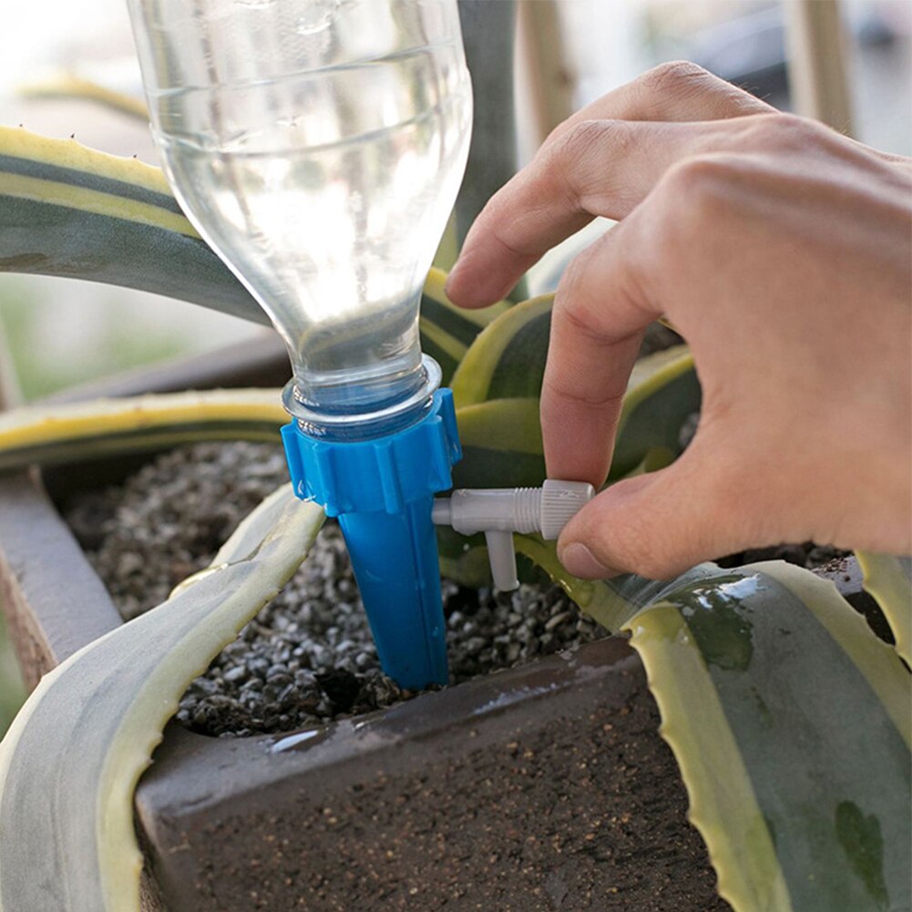 Automatisch zelfbewaterend spikesysteem voor tuin en huis, plantenbak, watergeefapparaat, automatisch water geven aan uw planten helpt u water te besparen