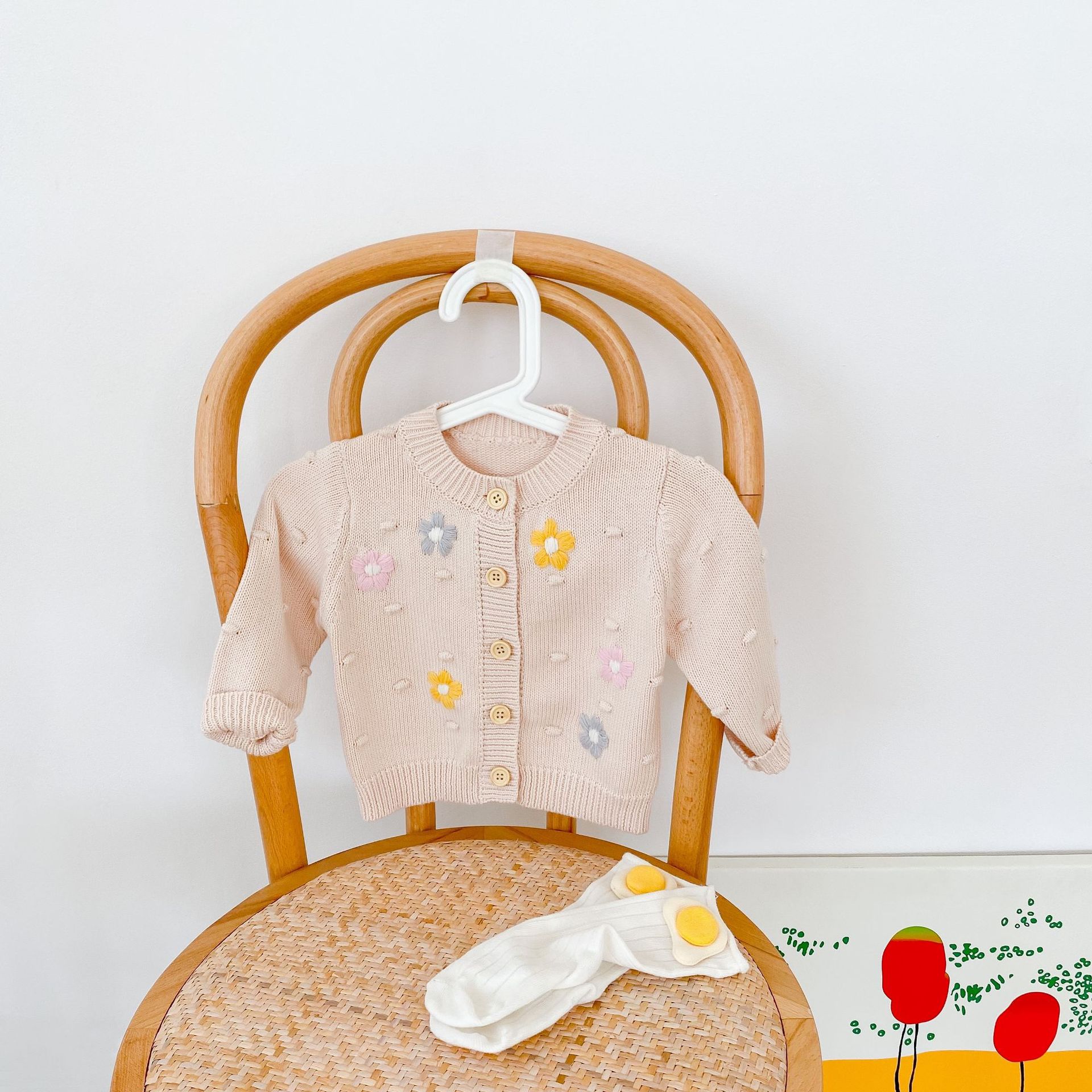 2022 all&#39;ingrosso autunno abbigliamento per bambini neonato filato di cotone lavorato a maglia fiore fatto a mano punteggiato manica lunga cardigan cappotto ragazza
