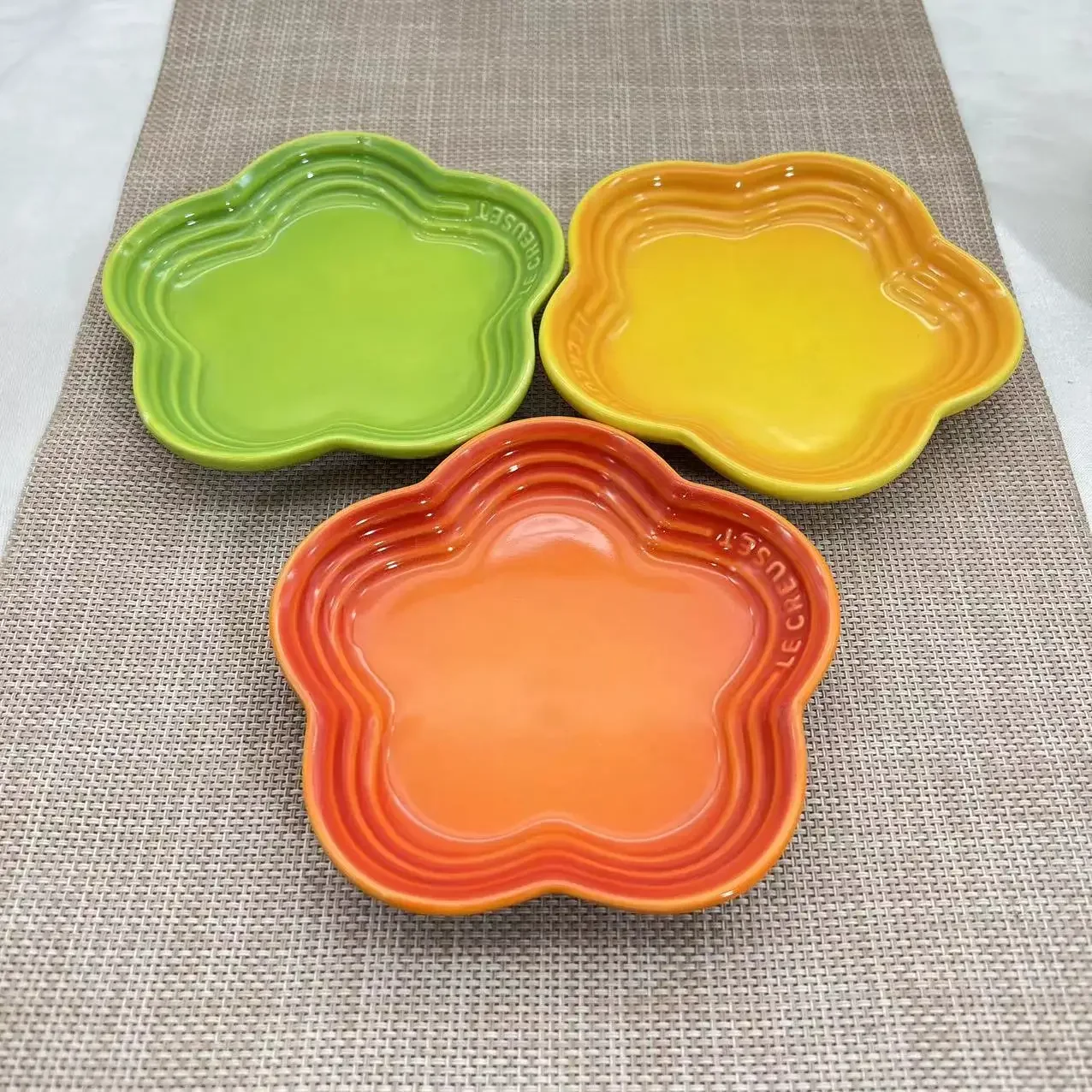 5,5 zoll Pflaumenblüte Kleine Teller Französisch Kühle Farbe Kuchen Dessert Teller Keramik Geschirr Haustier Schrittweise Spike Knochen Platte Geschirr