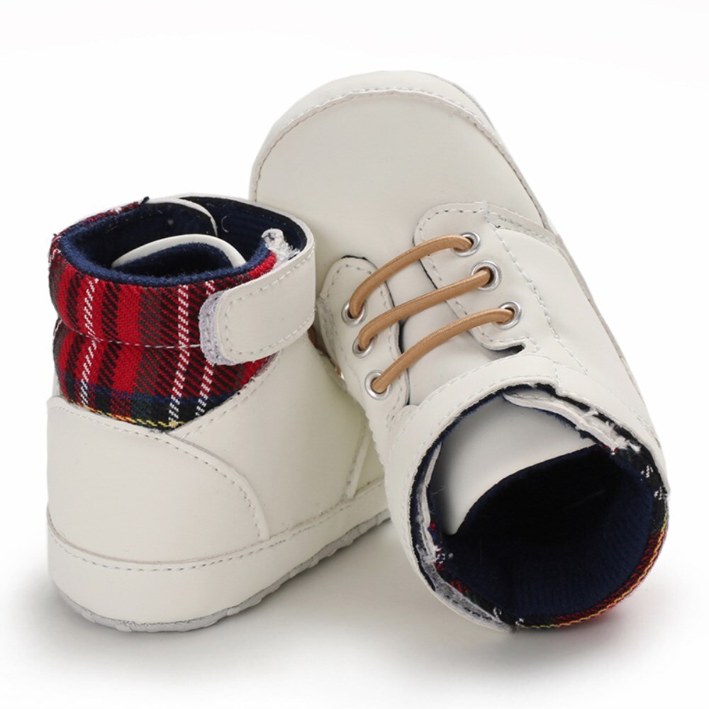 Nyfødt baby krybbe sko nyfødt spædbarn småbørn drenge piger blød sål sko anti-skrid krybbe blød sål sko sneaker prewalker: Hvid / 7-12 måneder