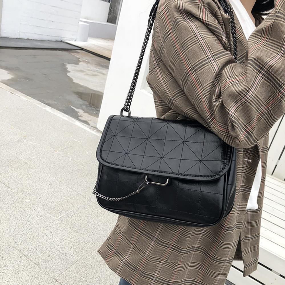 Deisgner Diamond Lattice Casual Tote Bag Vintage England Stylish Shoulder Bag Messenger Bag Large Boston Crossbody Bag: Black