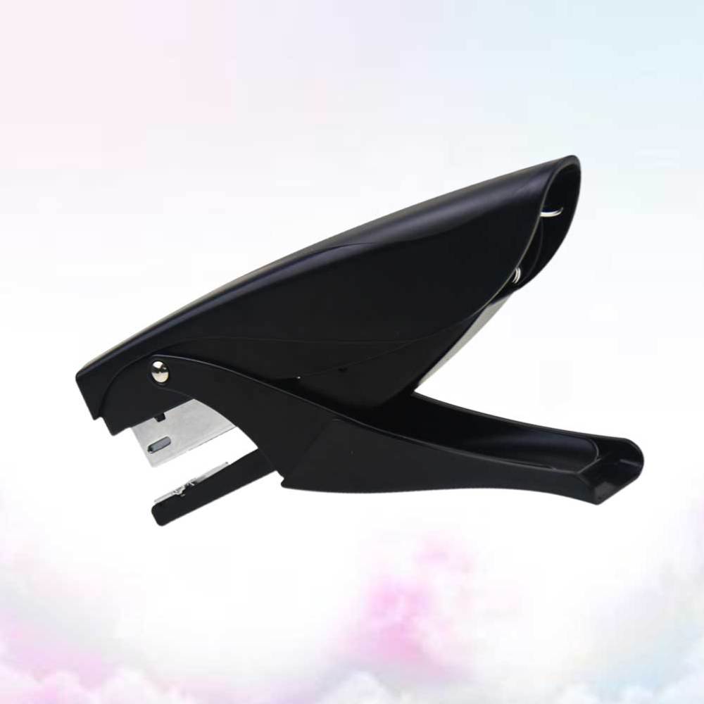 Desktop Stapler Handheld Stapler Office Labor-saving Plier Stapler School Supplies (Random Color)