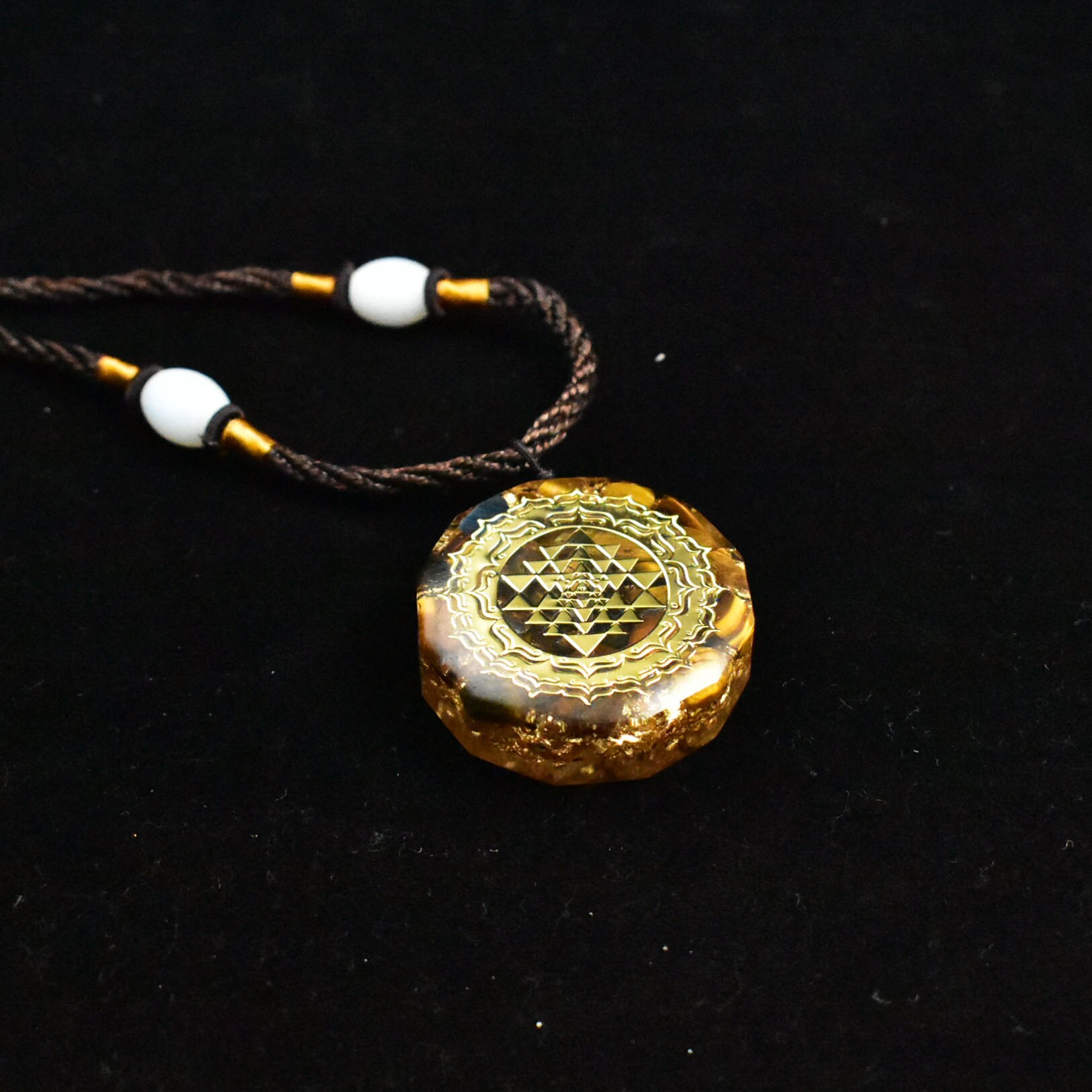 Orgonite Ketting Sri Yantra Hanger Heilige Geometrie Tiger Eye Energie Ketting Voor Vrouwen Mannen Sieraden