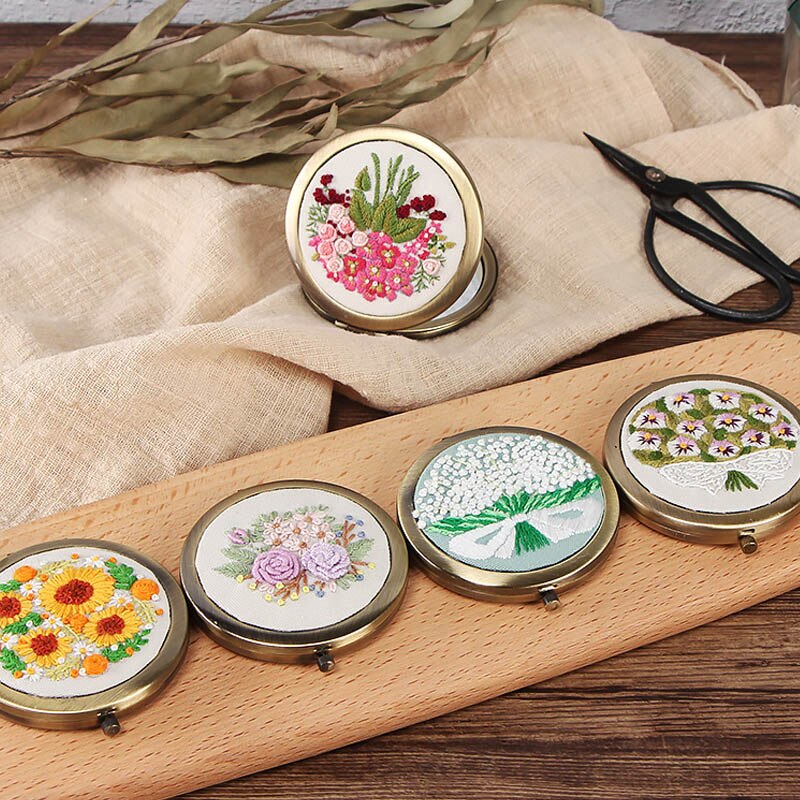 Gør-det-selv blomsterbroderi spejlsæt blomster mønstre håndarbejde sæt håndlavet sammenfoldelig makeup spejl gynge kunst håndværk boligindretning