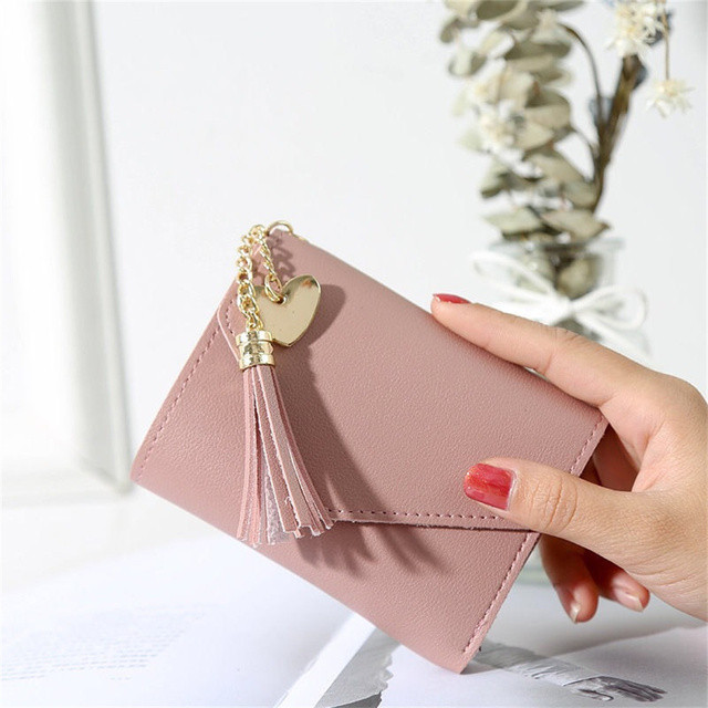 Spring and Summer Short Hand-held Trend Heart-shaped Pendant Simple Multi-functional Lychee Pattern Women&#39;s Wallet: Pink