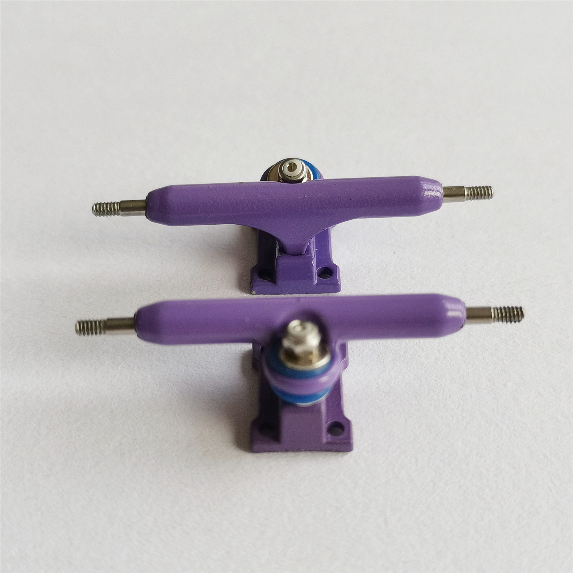 Camión de un solo eje con diapasón de 34mm y 32mm para patineta de dedo, Mini monopatín, juguetes para niños: Morado