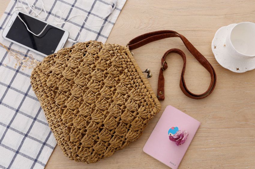 College wind vintage brass buckle shoulder woven bag shell crochet messenger straw bag travel leisure beach bag