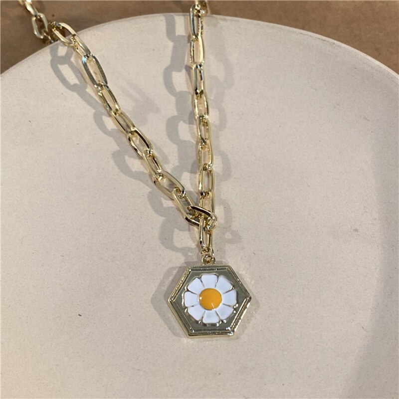 Korean Small Daisy Metal Pendant Necklace Ring Bracelet Female Girl Jewelry Set: necklace