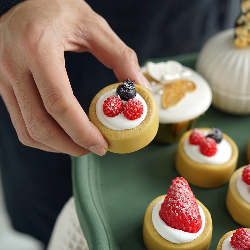 Simulierte obst schüssel Obst Kuchen modell Anzeige Simulation kuchen Nachtisch Erdbeere torte kuchen Backen Einkaufen fenster