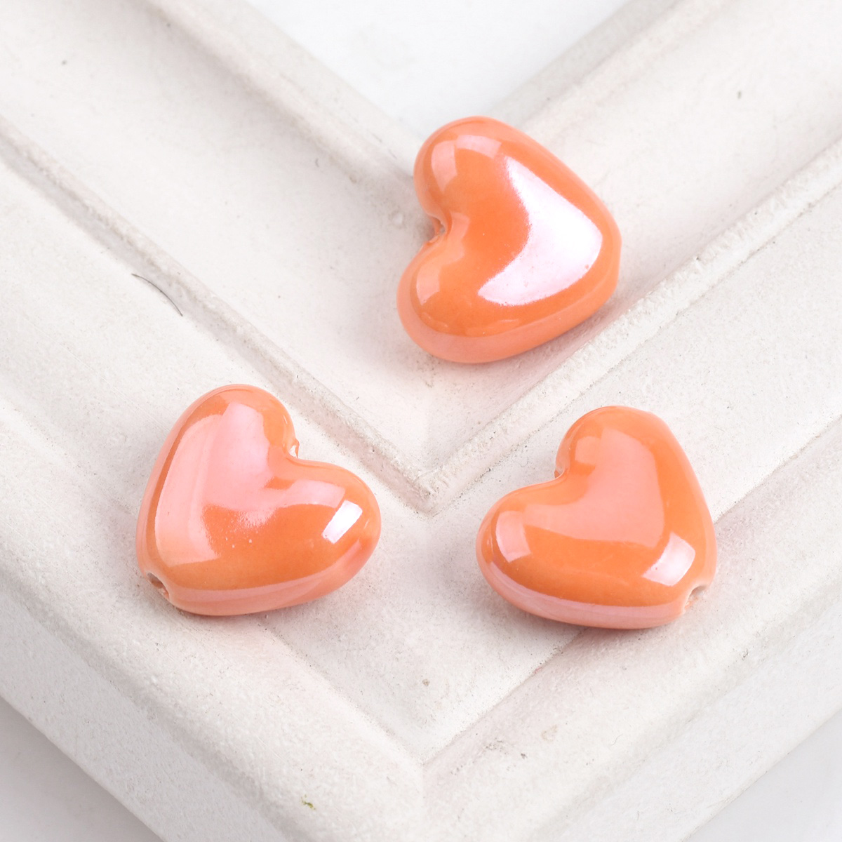 10 Uds. De cuentas sueltas de porcelana de cerámica esmaltada brillante hechas a mano con forma de corazón de 15x13mm para fabricación de joyería, accesorios para manualidades DIY: Rojo oscuro
