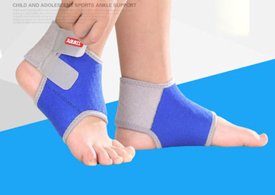 AOLIKES 1 Pair Chidren Kids Ankle Support Sport Breathable Ankle Brace Protector basketball sports support for children: Blue / S