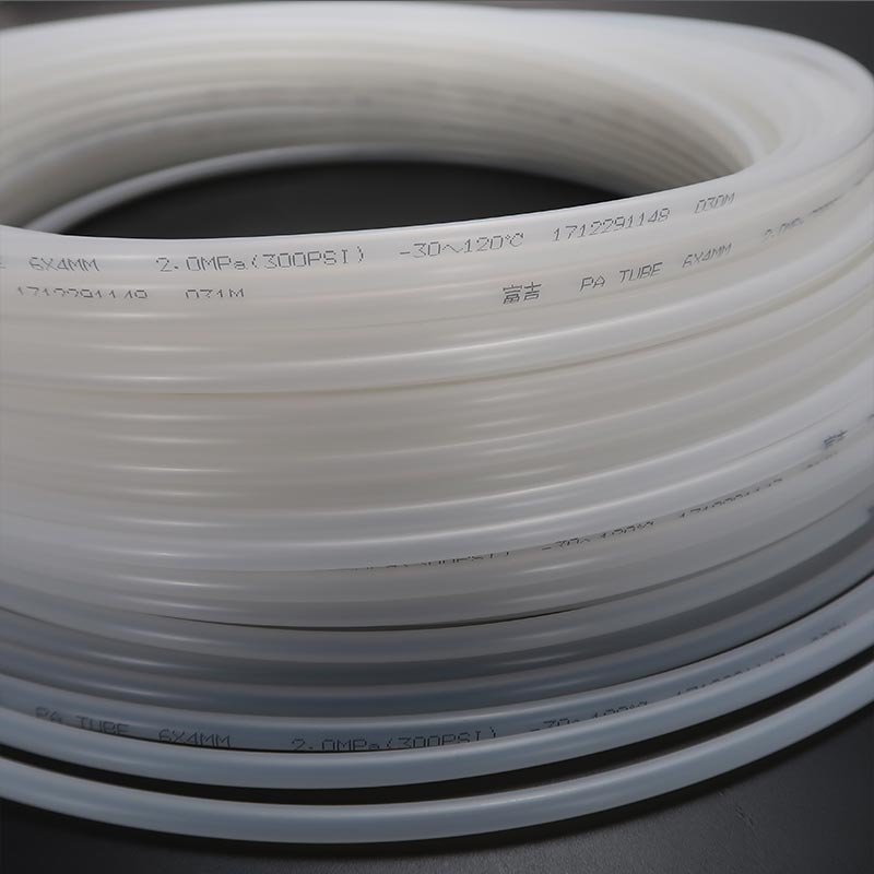Pa nylon olierør til smøresystem , 6mm diameter , 6mm*4mm pr. volumen