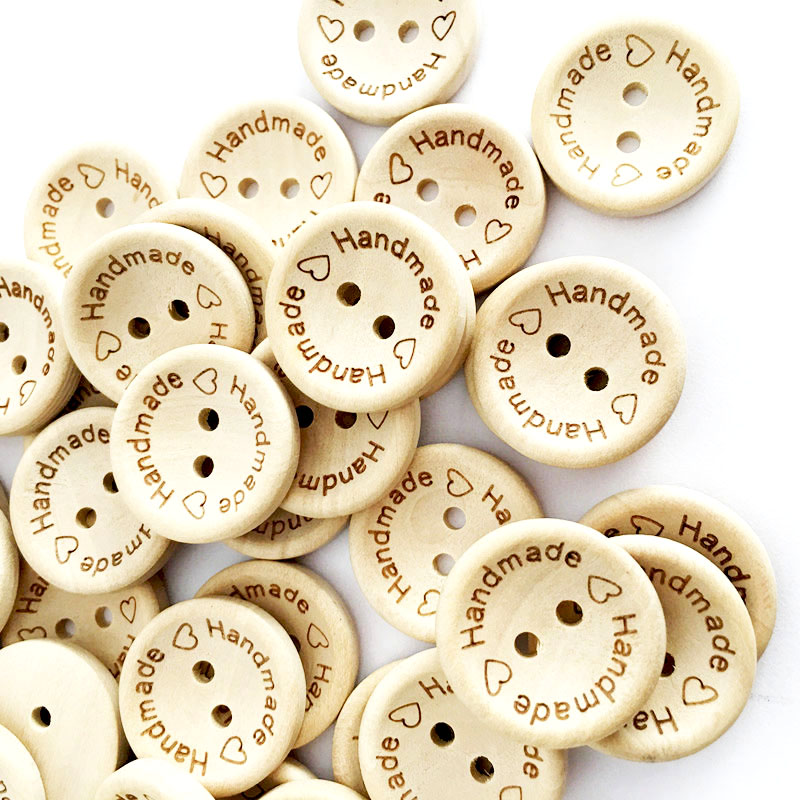 Botones de madera hechos a mano con amor, 2 agujeros, botón redondo, botones de bebé de Color Natural para Scrapbooking, manualidades, coser, 50 piezas: Handmade / 15mm