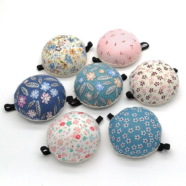 Pumpkin Shape Sewing Pin Cushion Holder Cotton Fabric Button Wrist Strap For Cross Stitch Sewing Safety Pin Cushion Accessories: random 1pc