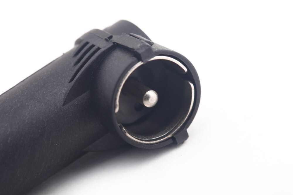 Universal Car Antenna Adapter 35mm Car Radio Stereo Aerial Connector DIN To ISO Plastic Shell Parts Auto Styling Accessories