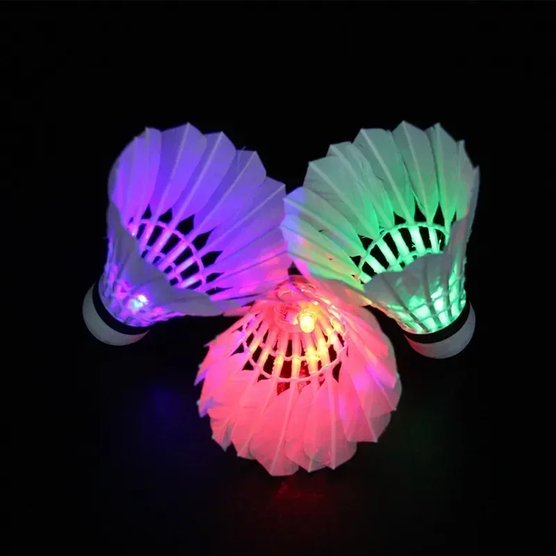 1/3/5 Uds iluminación bádminton noche oscura iluminación LED colorida deporte bádminton punto de luz lanzadera accesorios para gallo volante: Verde claro