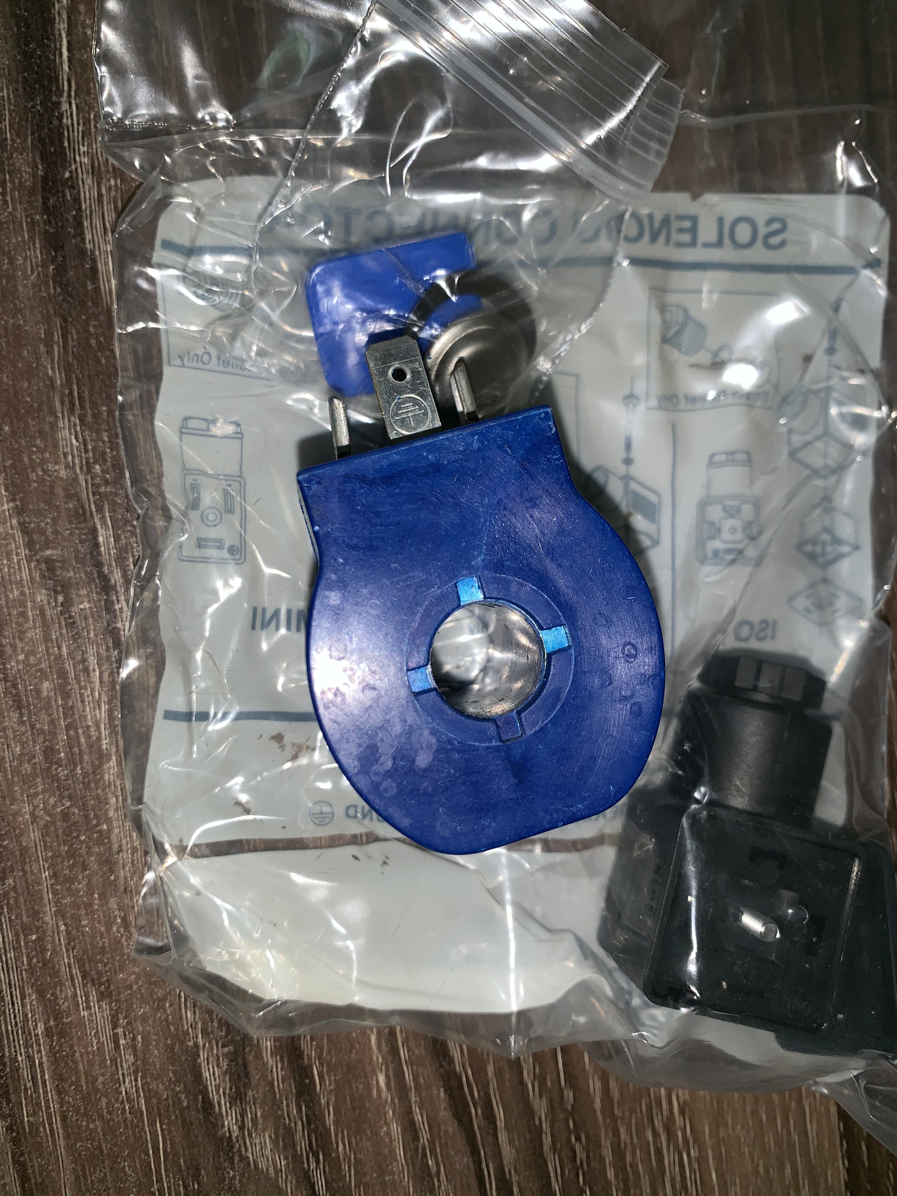 X-28894-70001 Type ASC2 208/240V EMERSON solenoid valve coil