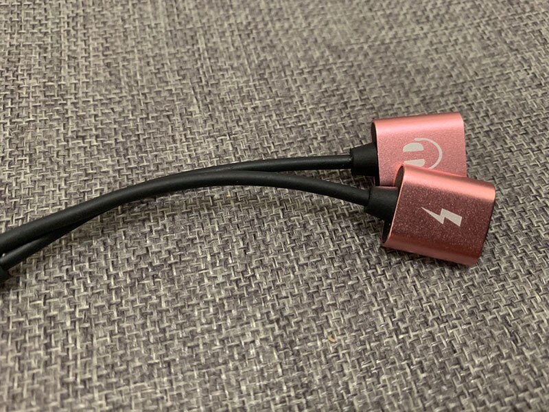 Dubbele verlichte hoofdtelefoonaansluiting en oplaadadapter donglekabel compatibel met iphone 11/11 pro/x/xr/xs/xsmax /8/7, ondersteunt alle ios: Roségoud
