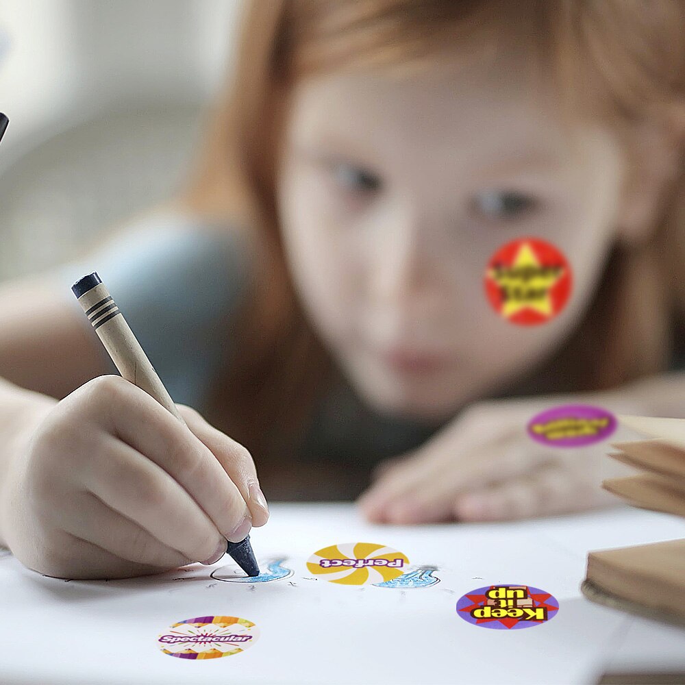 500Pcs Beloning Stickers 1 Inch Aanmoediging Sticker Roll Voor Kids Motivatie Stickers Met Schattige Patroon Voor Studenten Leraren