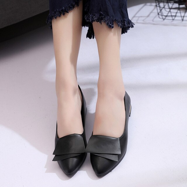 Klassieke Schoenen Vrouwen Casual Puntschoen Black Wedding Office Lady Schoenen Vrouwen Flats Comfortabele Slip op Vrouwen Schoenen: Zwart / 9