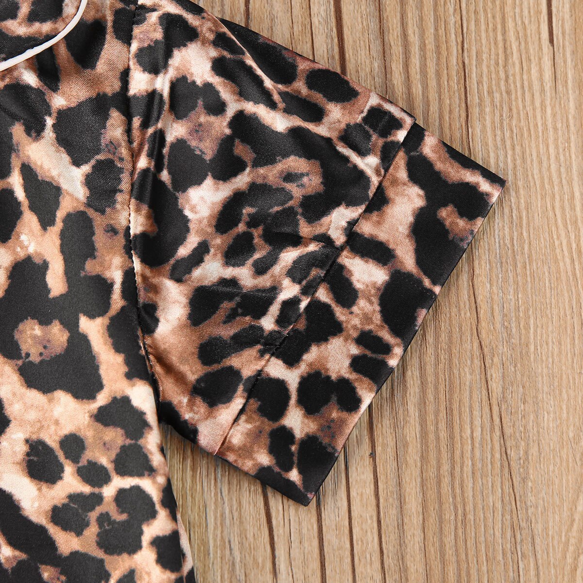 Leopard pyjamas set för små barn pojke flicka långa / korta ärmar toppbyxor button-down nattlinne nattlinne