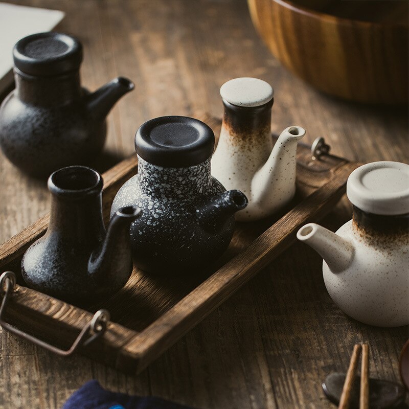 Kitchen Ceramic Oil Bottles with lid Oil Pots Small Sauce Flavoring Pot Soy Sauce Vinegar Bottles Japanese Restaurant Commercial