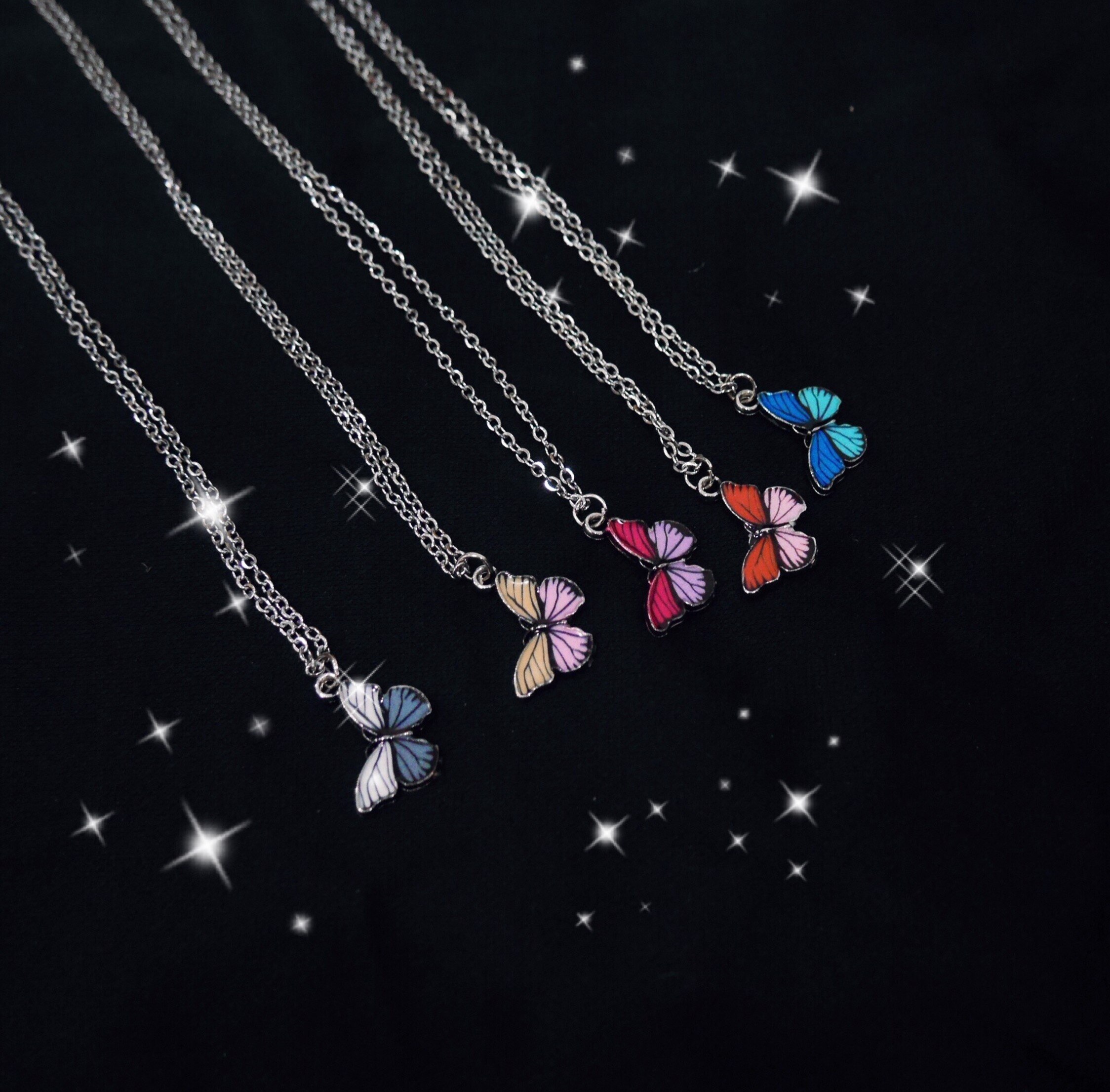 HUANZHI Neue Gebühr Harajuku SchöNe Mini Bunte Schmetterling Anhänger Halsband Kurze Halskette Für Frauen Mädchen Partei Schmuck