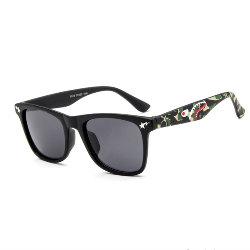 Dziecięce modne okulary przeciwsłoneczne kwadratowe lustrzane okulary przeciwłoneczne okulary przeciwsłoneczne dla chłopców i dziewcząt projektują okulary UA400 okulary wędkarskie: B