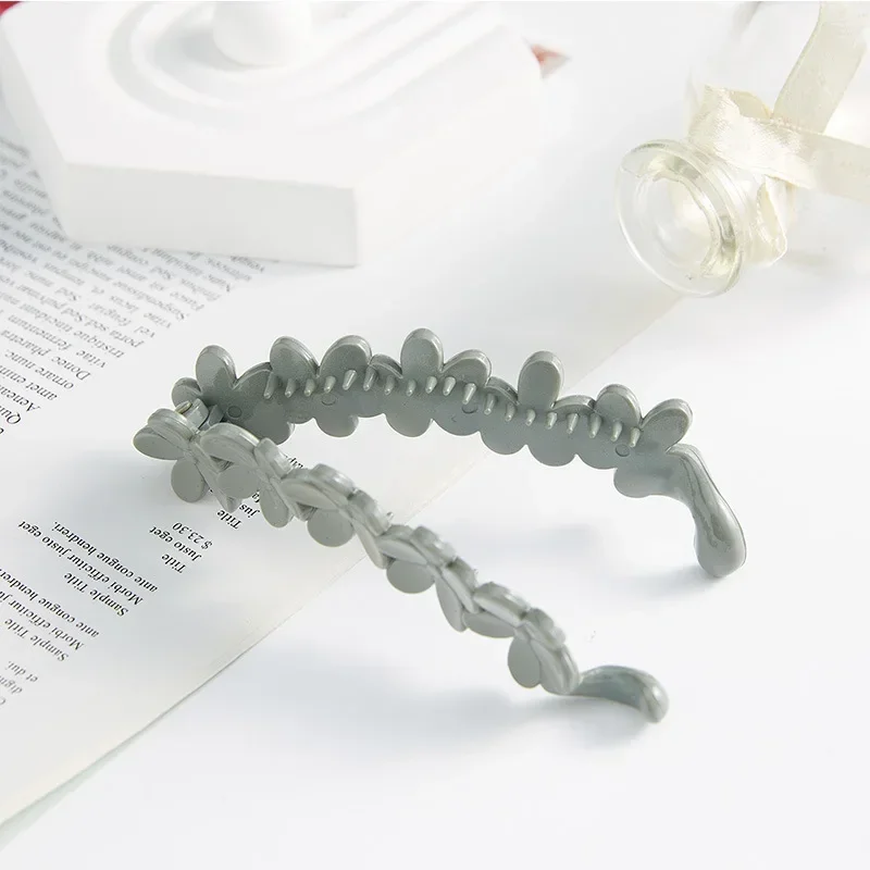 Pinzas para el cabello de cola de caballo de plátano esmerilado Simple coreano, soporte para cola de caballo de flores pequeñas, Clip de plátano para cabeza trasera, Clip retorcido de flor de ciruelo