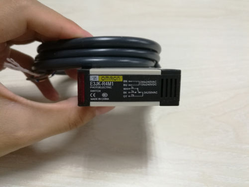 E3JK-R4M1 Omron-Sensor de interruptor fotoeléctrico, fotocélula reflectante ajustable AC/DC,
