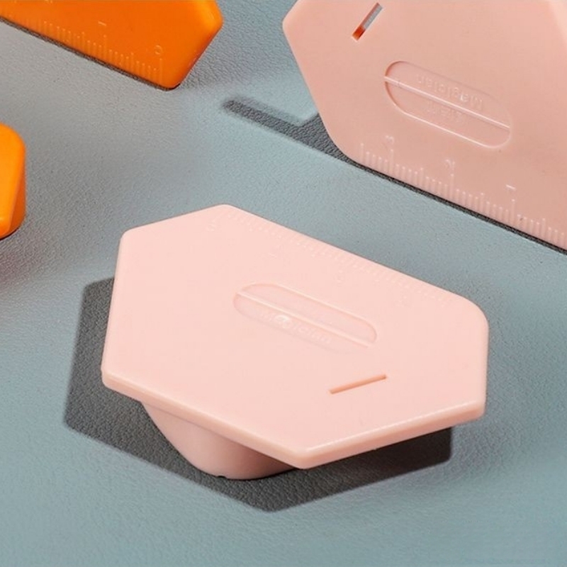 1 kpl muovinen magneettinen ompelusaumanohjain kone monikulmainen käpristymisenestolaite monitoiminen viivain helma ompelutarvikkeet