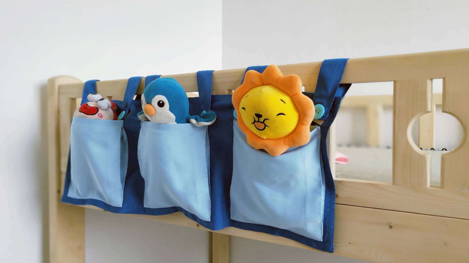 Tecknad hängande förvaringsväska barnsäng kant hängpåse skyddsräcke förvaringsväska babyblöjor hängpåse sovsal ditty bag h: 6 blå stycke