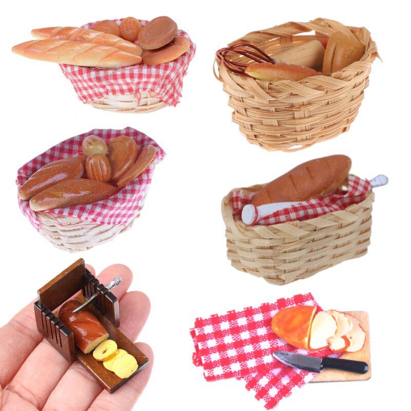 1:12 Dollhouse Miniature Food tool Bread Toast dog with Basket Dining Room Bakery Pastry Kitchen Pretend Play Toy