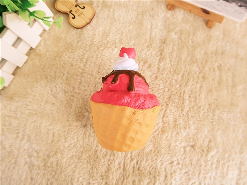 Kuutti Squishy Kawaii Langzaam Stijgende Squishies Cupcake ijs Kaas Taart Brood Croissant Jumbo Squishy Leuke: QS099A