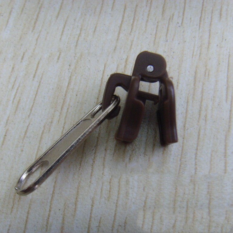 6Pcs 3 Sizes Universal Instant Fix Zipper Repair Kit Replacement Zip Slider Teeth Rescue Zippers Sewing Clothes