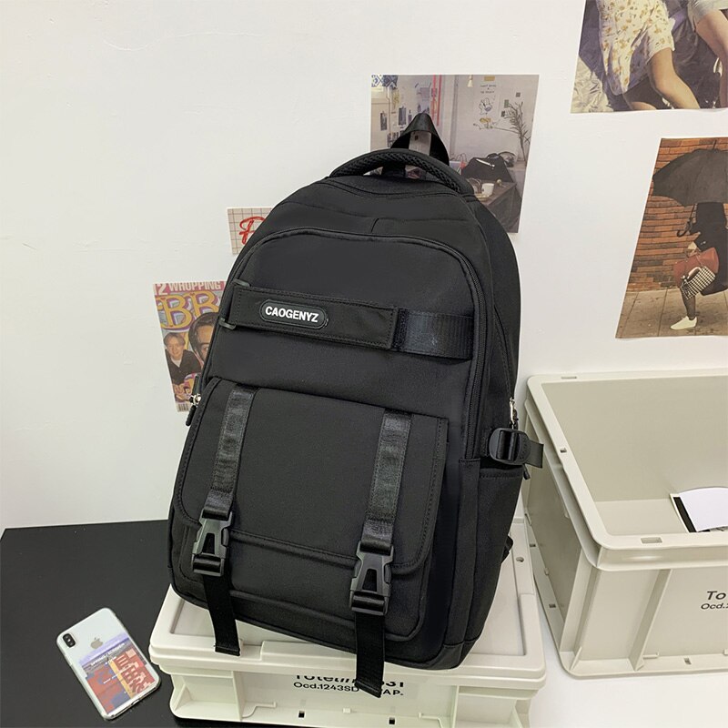 Schwarzer unisex-rucksack aus wasserdichtem nylon mit großem fassungsvermögen #39 ideal als reiserucksack für damen, laptoptasche für #39 oder schulrucksack für #39 .: Schwarz