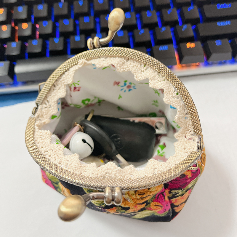 Women's vintage rose print canvas coin purse, kiss lock clip fabric purse card bag storage bag