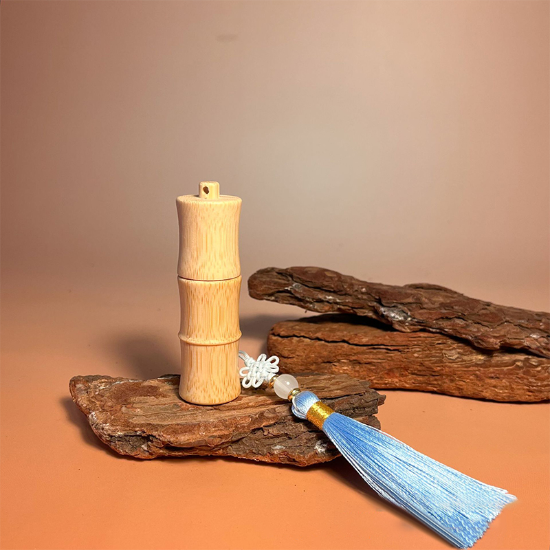 Miljøvennlig bambus rull-på flaske med dusker tomt rør stålrullekule påfyllbar flaske gjør-det-selv parfyme lipgloss beholder: Elfenben