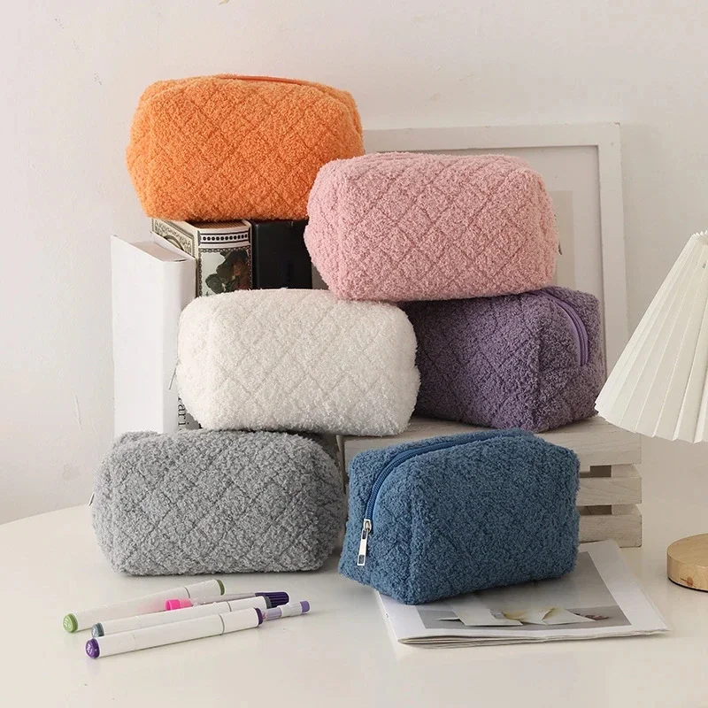 Cute Women's Cosmetic Bag Pencil Case Soft Plush Makeup Bag Lipstick Makeuo Pouch Jewelry Pencil Case Travel Cosmetic Organizer