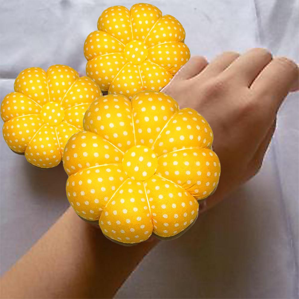 Pumpkin Shape Needle Pin Cushion Wrist Strap Mini Fabric Wrist Needle Pad Pin Holder Needle Organizer for Knitting Sewing Tools