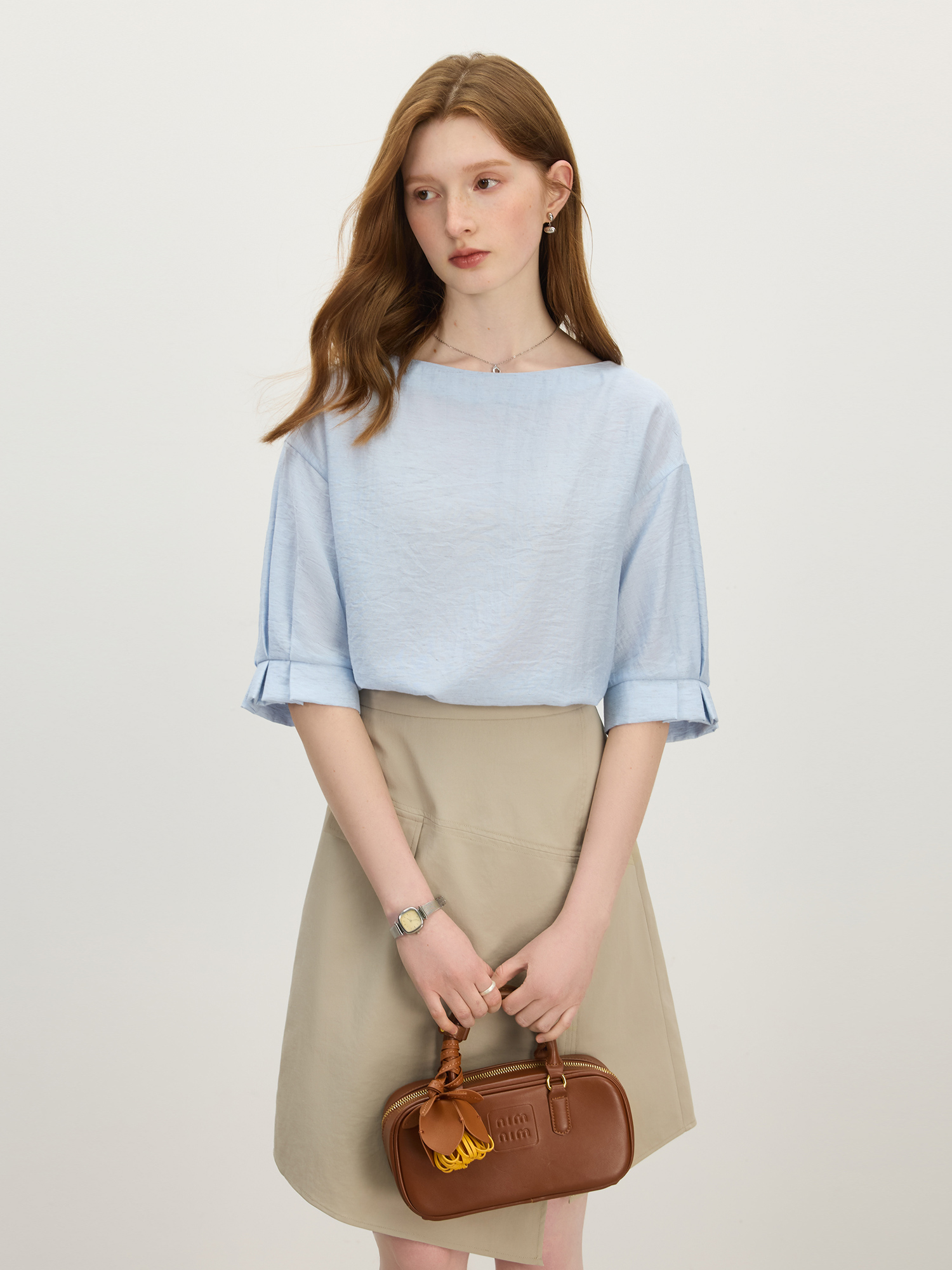 Fsle sommerskjorte i linblanding for kvinner – rund hals, avslappet topp og overdimensjonert silhuett for uanstrengt styling