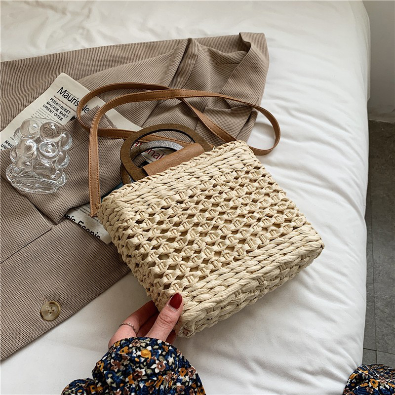 Handbediende geweven tas met houten handvat Zomer Cool Nieuw licht Luxe Mode Strand Vrije tijd Reizen Crossbody Handtas Schoudertas