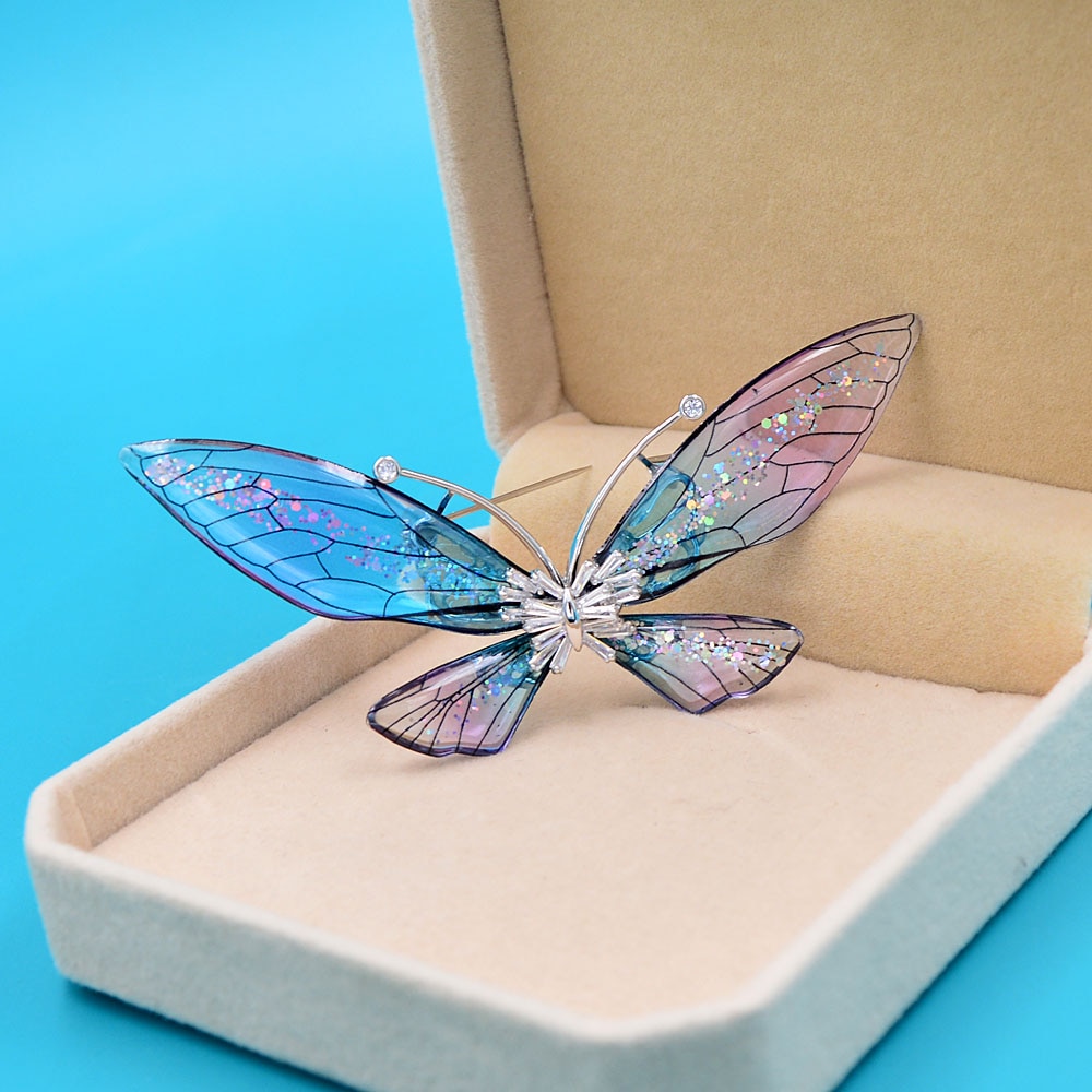 Cindy xiang smukke sommerfugl brocher til kvinder cubic zirconia insekt pin kobber broche 3 farver til rådighed: Blå