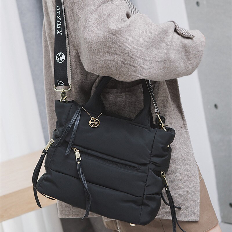 2022 winter donszakken dames merk handtas ruimtepad katoen veren capaciteit tote dames schoudertas bolsas sac a main: 1