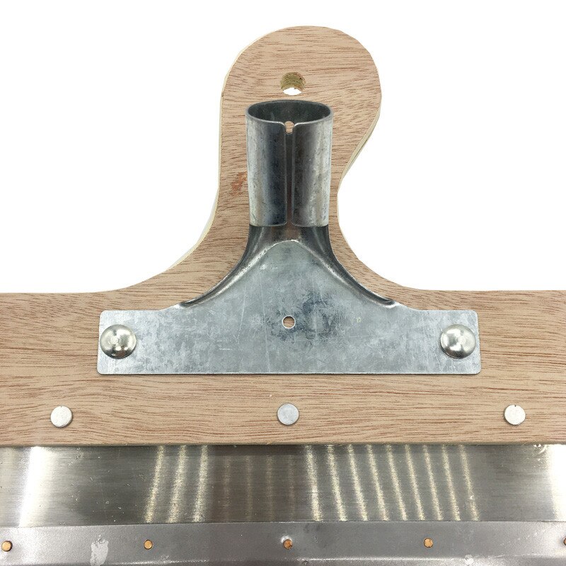 Self-leveling cement construction tools scraper