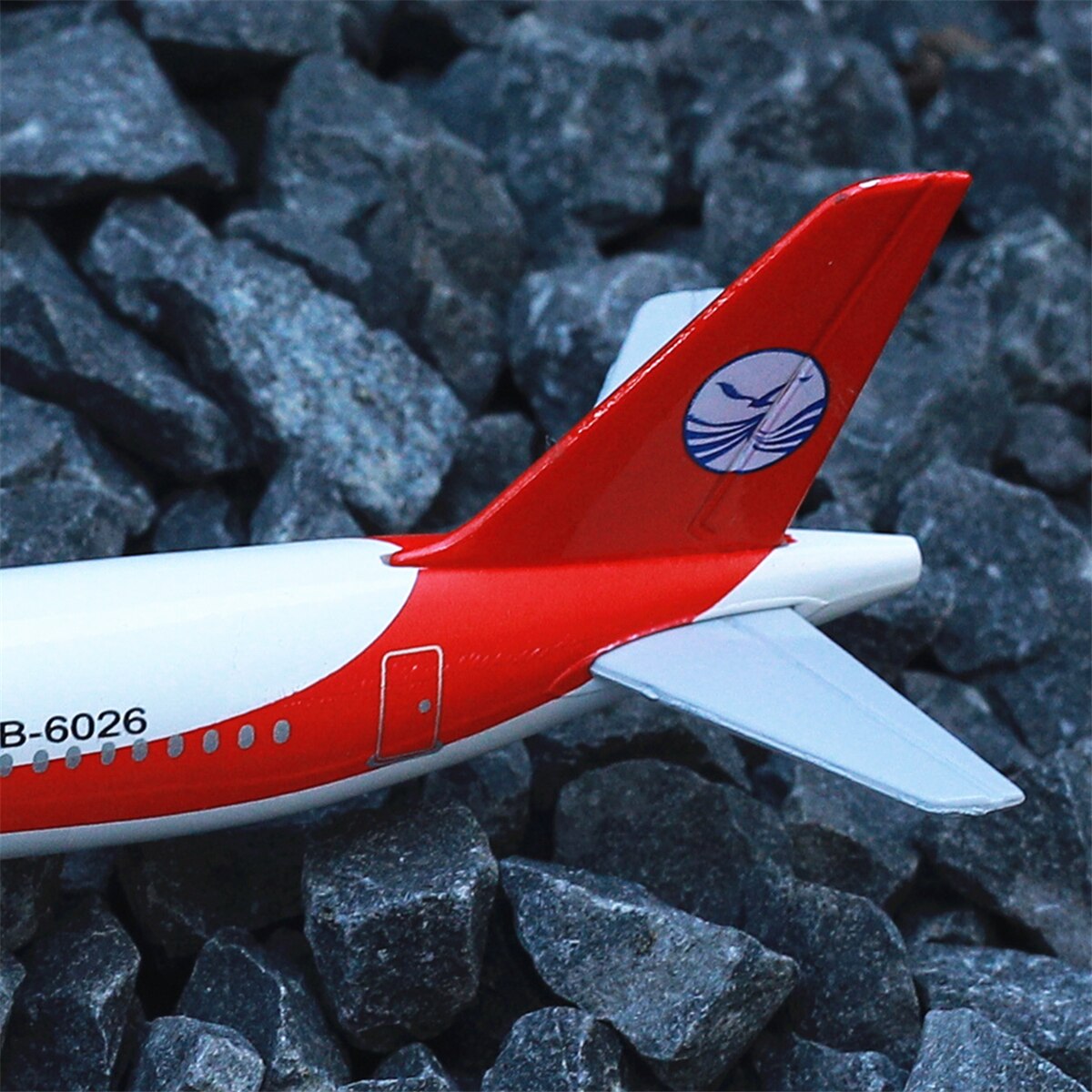 China SICHUAN AIRLINES A320 Airplane Alloy Diecast Model 15cm World Aviation Collectible Souvenir Ornament Miniature