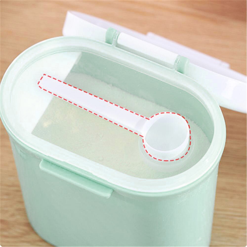 Babymælkepulverbeholder med ske bærbar spædbarnsformel dispenser madopbevaringsboks med scoop lufttæt opbevaring af babymad