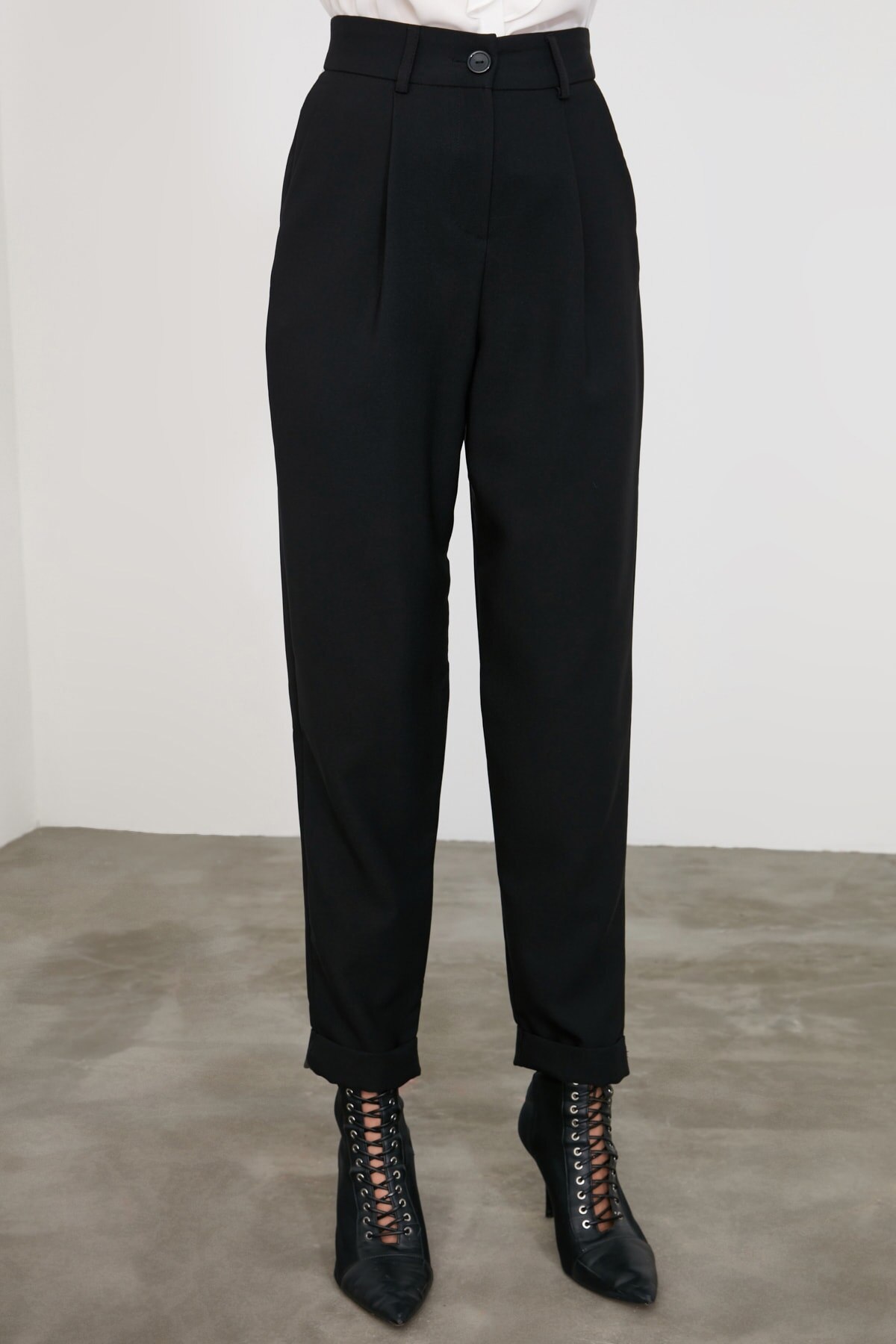 Trendyol Grundlegende Hosen TWOAW21PL0198