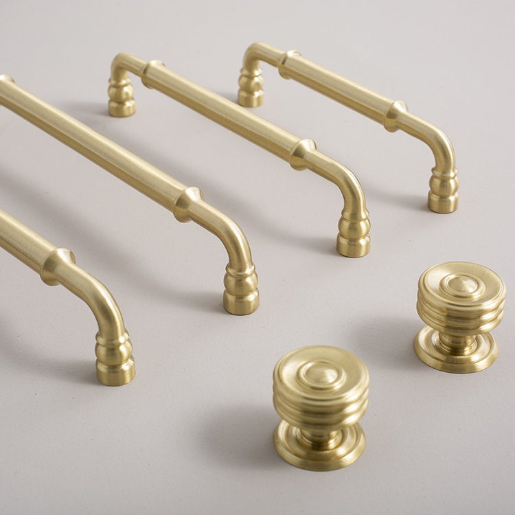 Maniglia dell'armadio in ottone massiccio ferramenta per mobili elegante maniglia per cucina comò armadio manopole per cassetti maniglia dorata